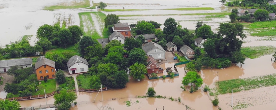 Flood Insurance Banner Flooded houses